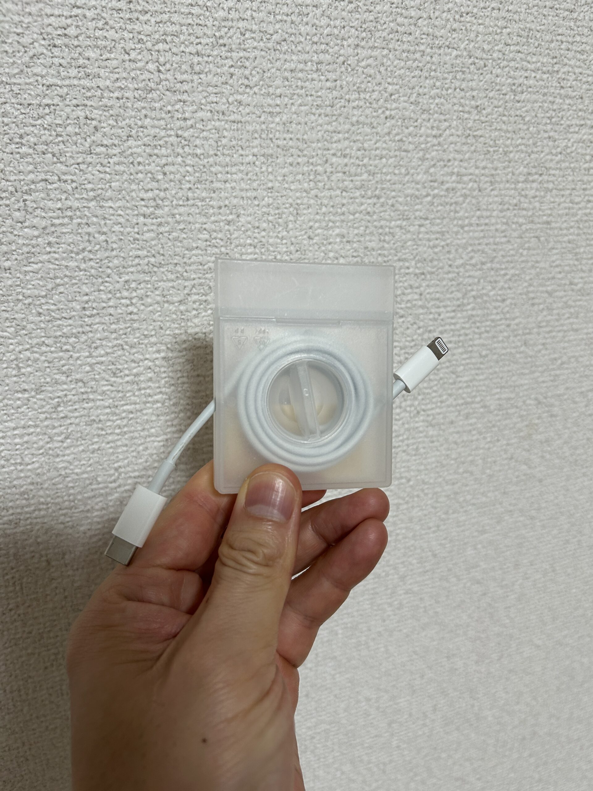無印良品ケーブル収納使用シーン2